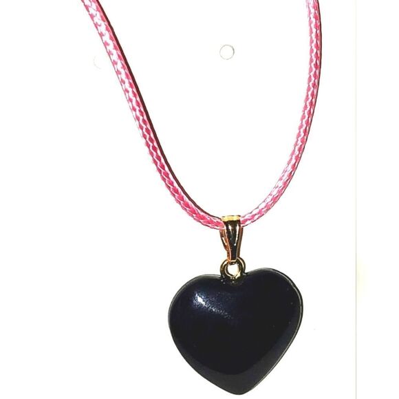 Beautiful glass heart necklace for women and girls - Picture 3 of 3